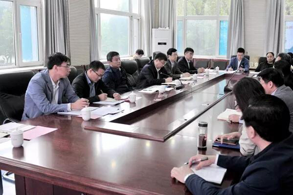 李明到公共卫生与管理学院座谈交流 李明到公共卫生与管理学院座谈交流