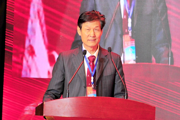 bat365官网71级校友、北京校友会会长、国家康复医院矫形外科主任秦泗河教授讲话 bat365官网71级校友、北京校友会会长、国家康复医院矫形外科主任秦泗河教授讲话