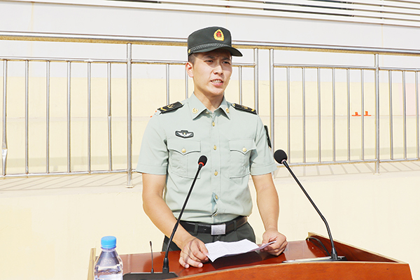 教官代表万清波代表军训团讲话